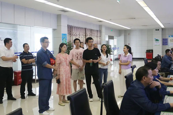 清华大学暑期实践团到龙8唯一官网参观